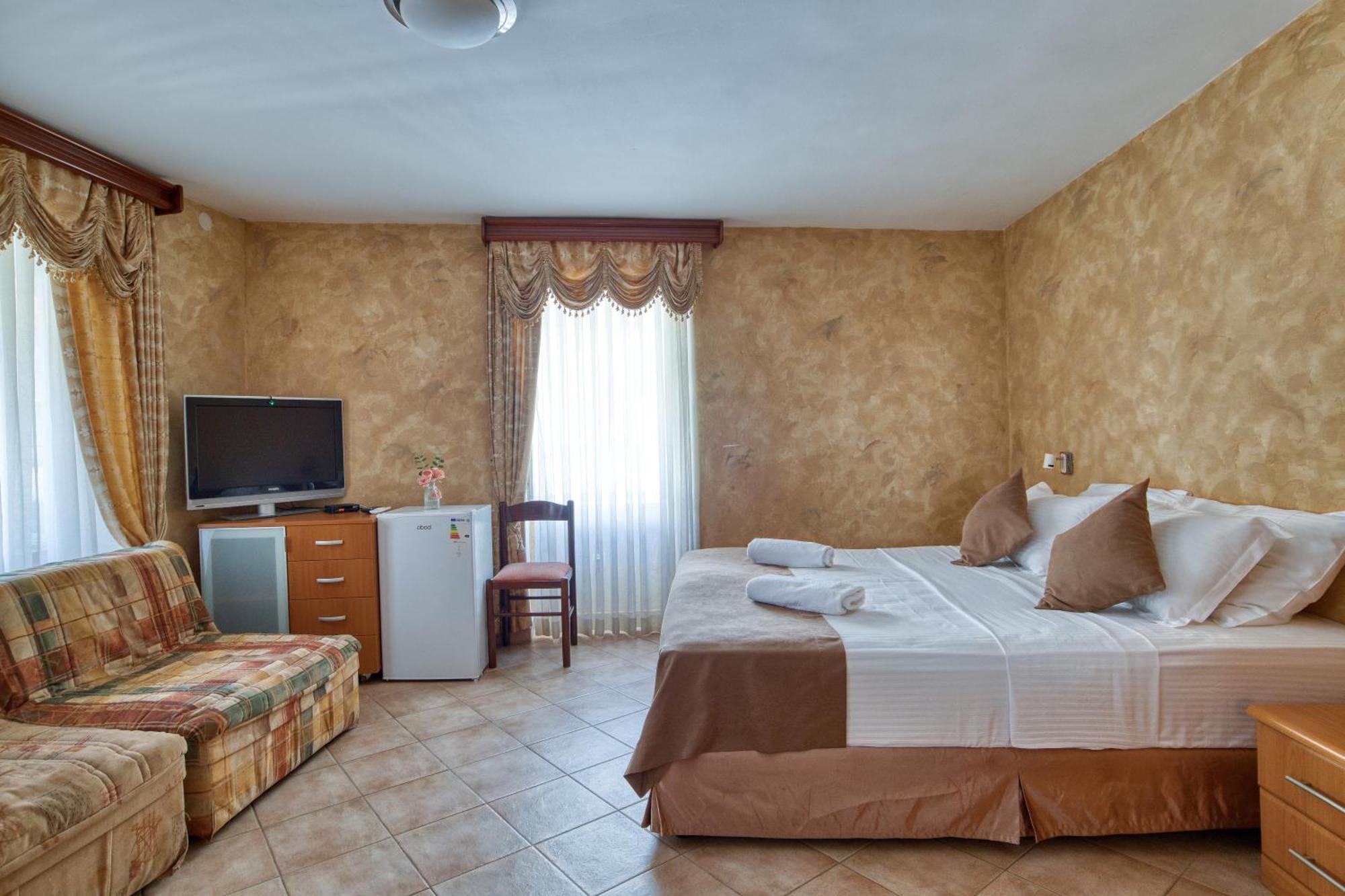 Hotel Rendez Vous Kotor Bagian luar foto
