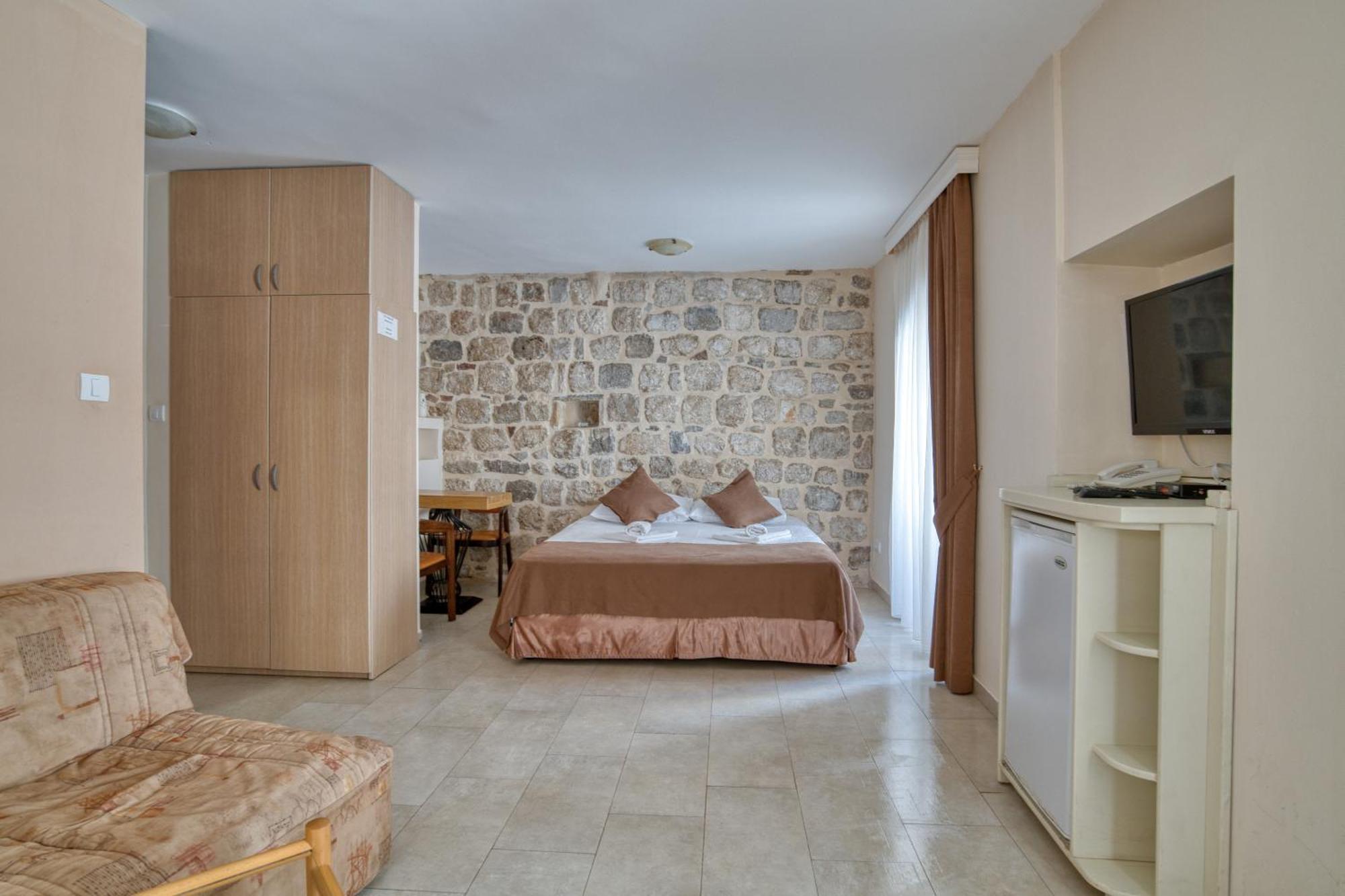 Hotel Rendez Vous Kotor Bagian luar foto