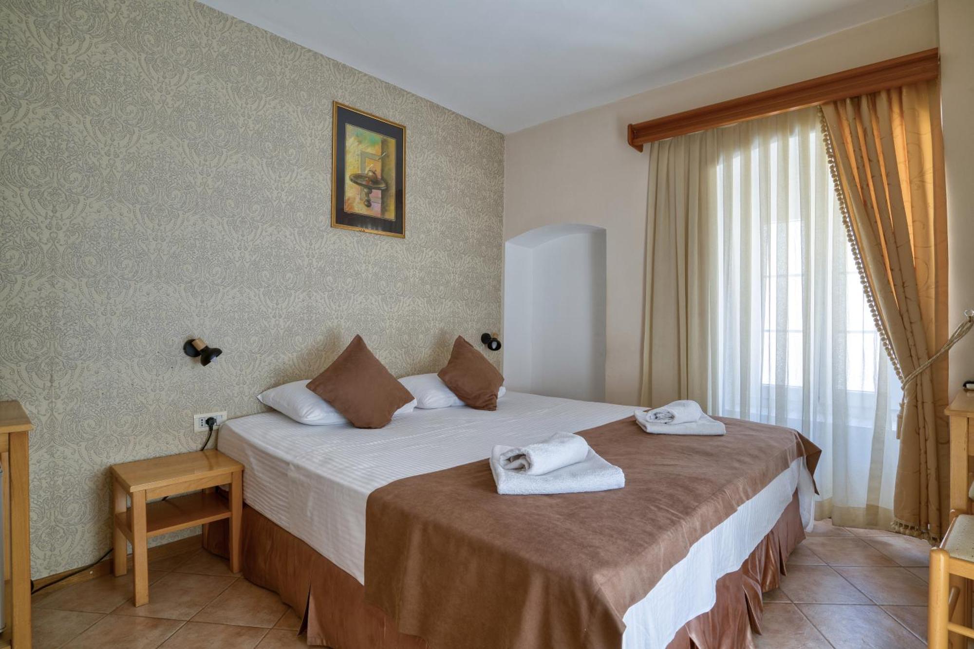 Hotel Rendez Vous Kotor Bagian luar foto