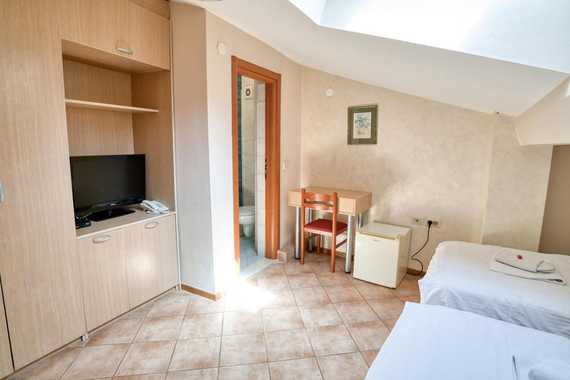 Hotel Rendez Vous Kotor Bagian luar foto