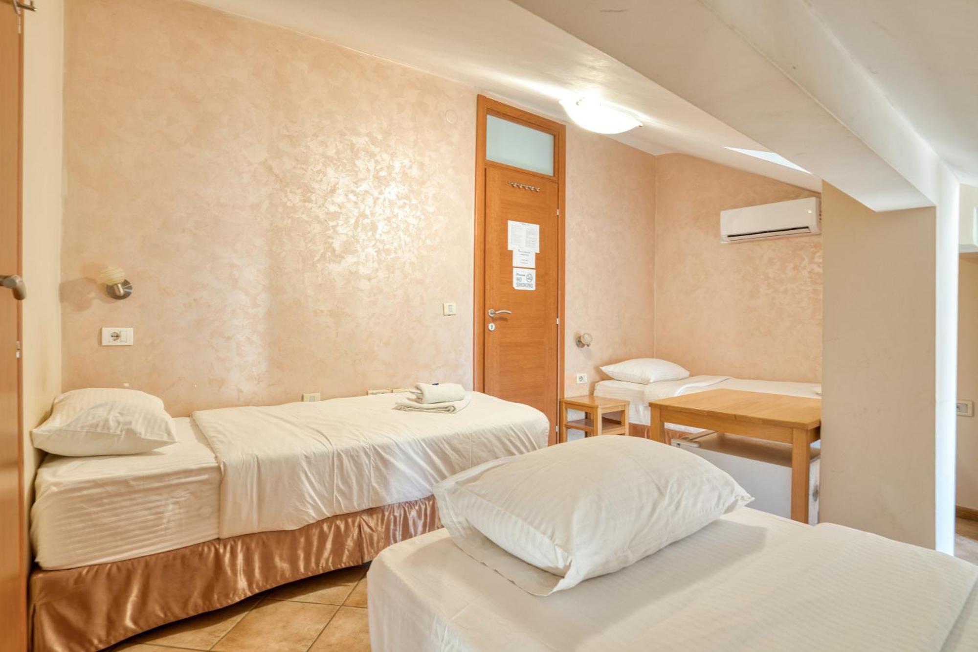 Hotel Rendez Vous Kotor Bagian luar foto