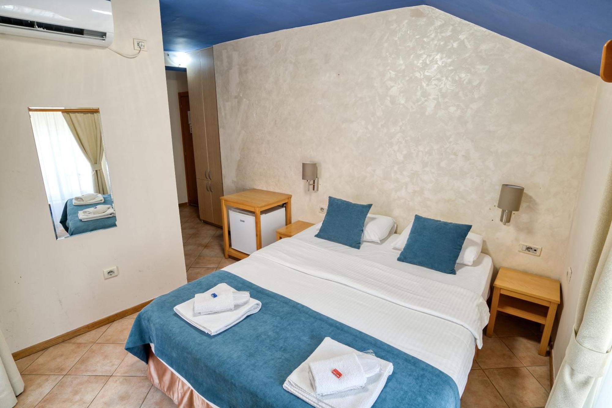 Hotel Rendez Vous Kotor Bagian luar foto