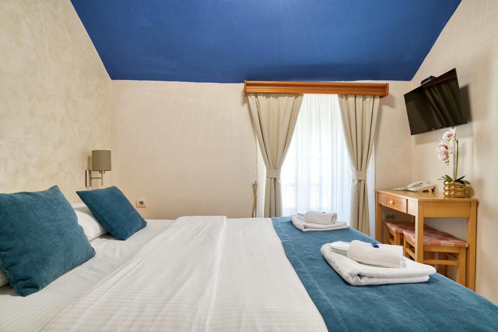 Hotel Rendez Vous Kotor Bagian luar foto