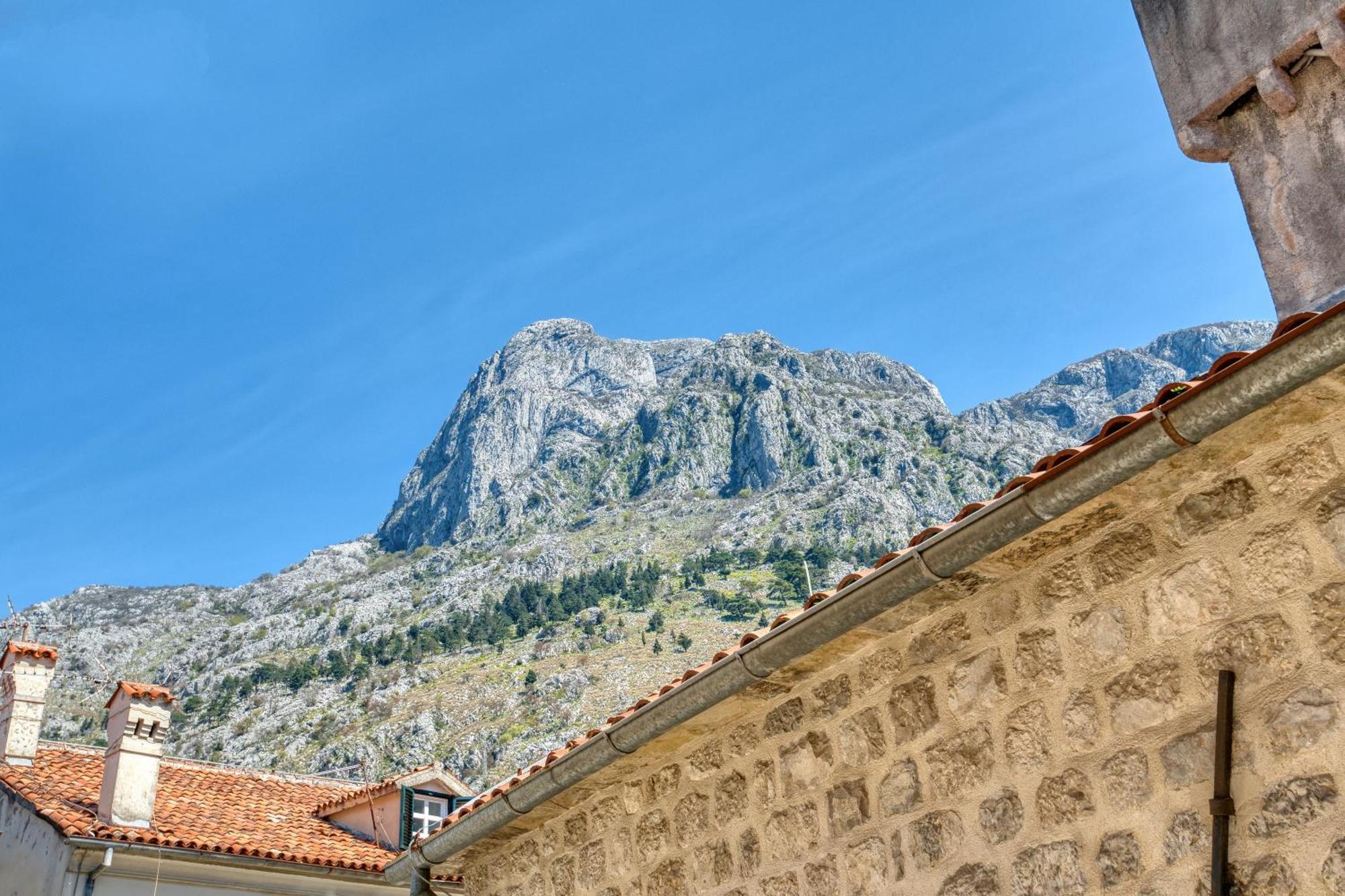 Hotel Rendez Vous Kotor Bagian luar foto