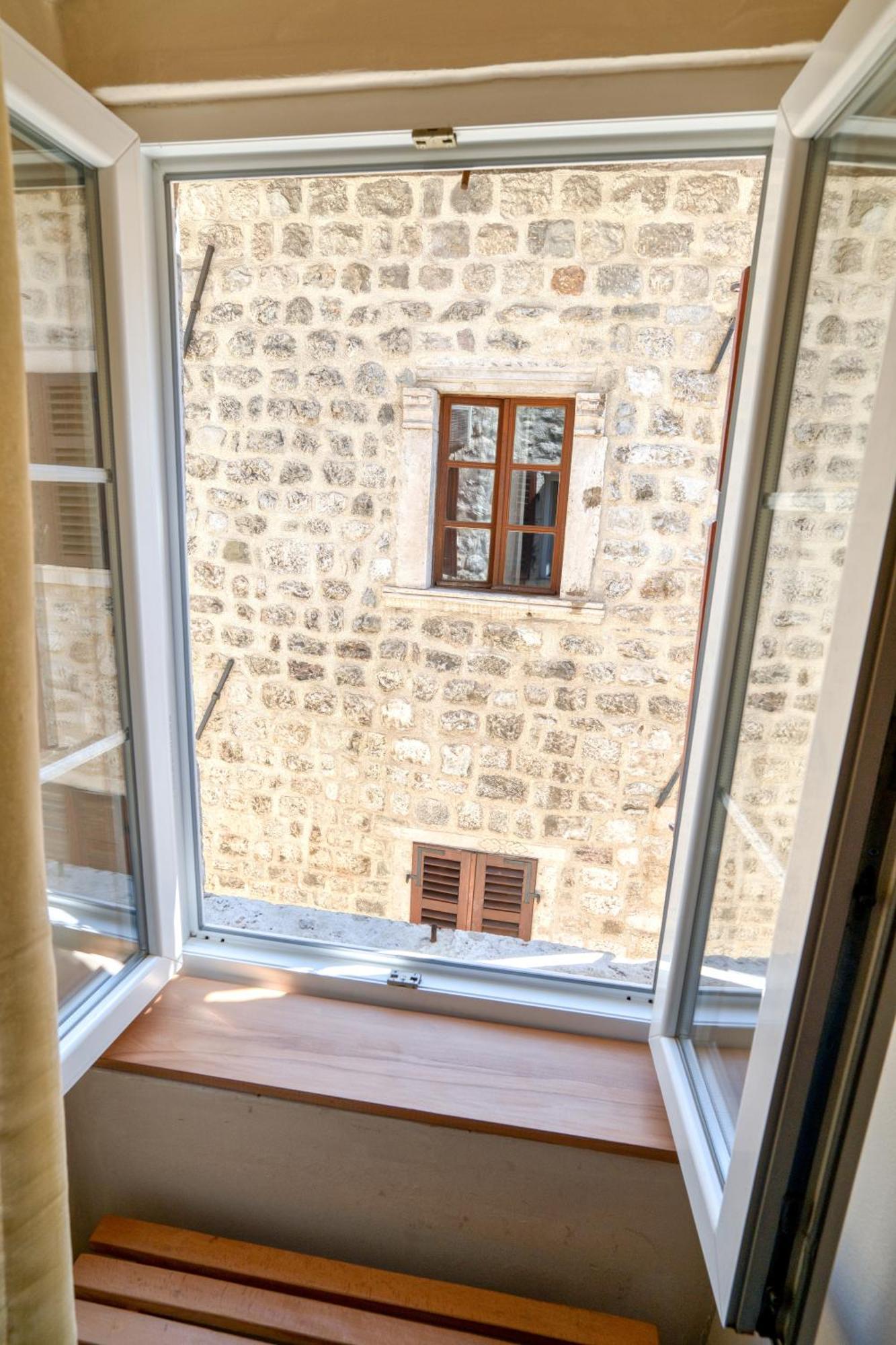 Hotel Rendez Vous Kotor Bagian luar foto