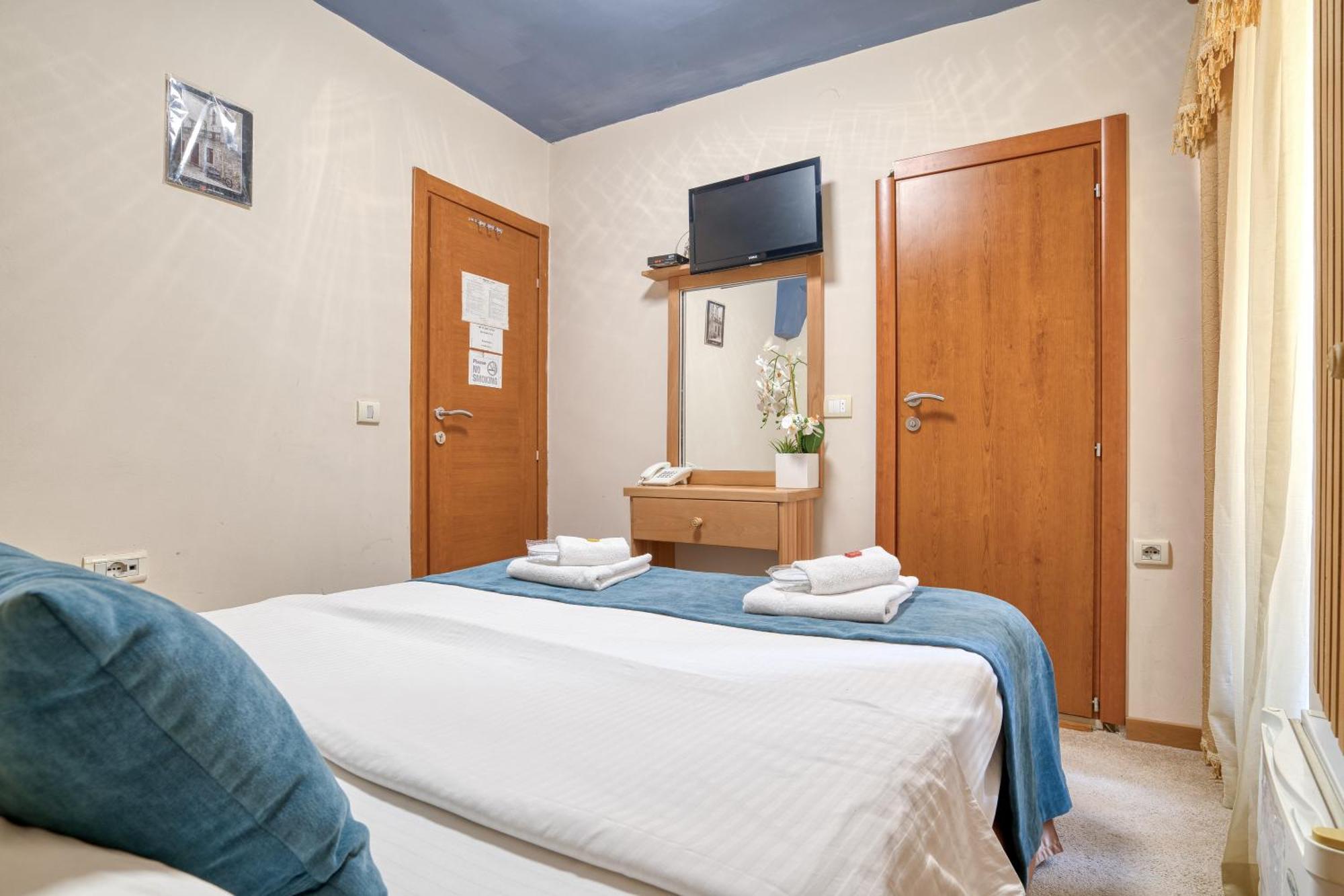 Hotel Rendez Vous Kotor Bagian luar foto