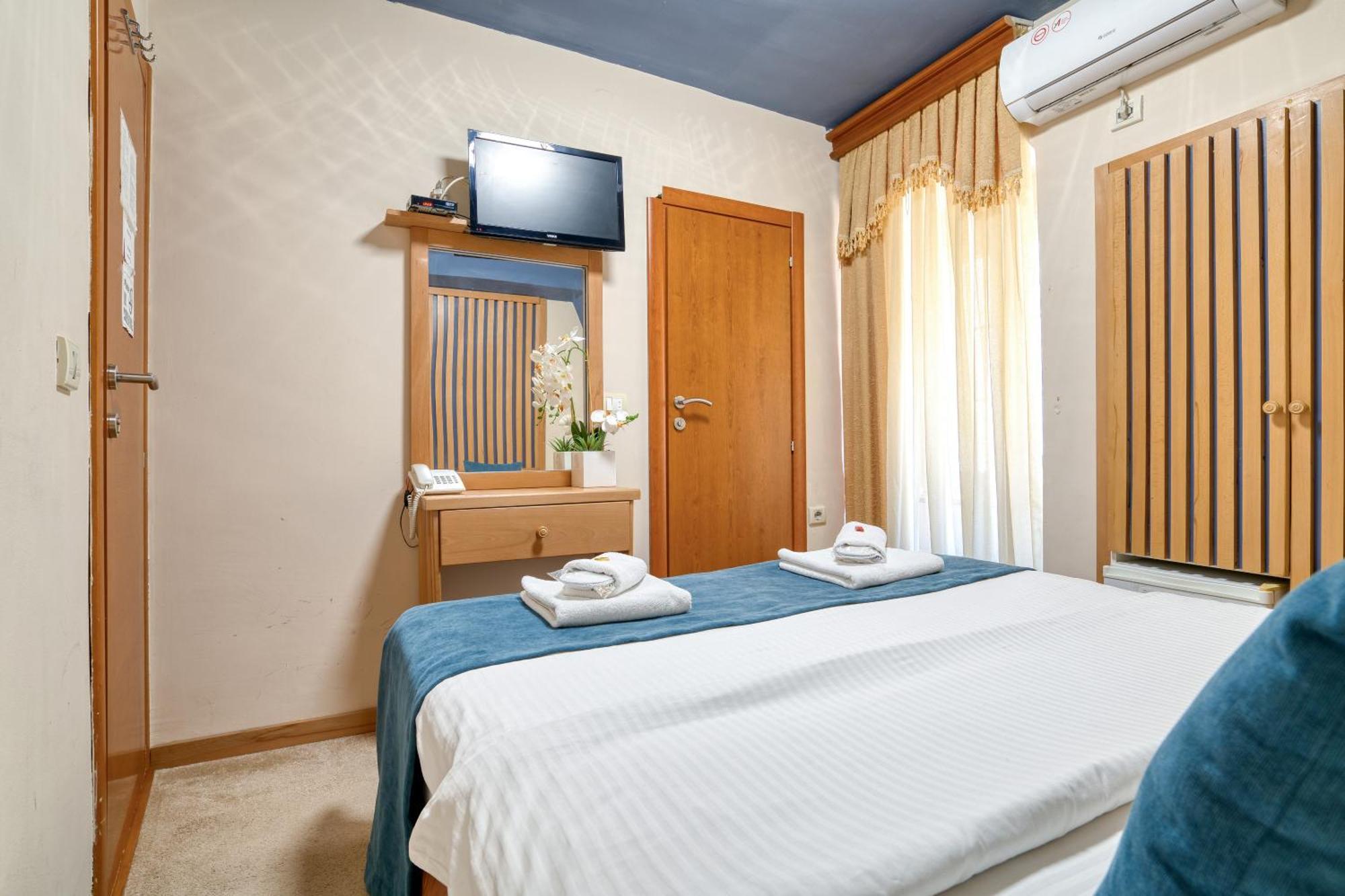 Hotel Rendez Vous Kotor Bagian luar foto