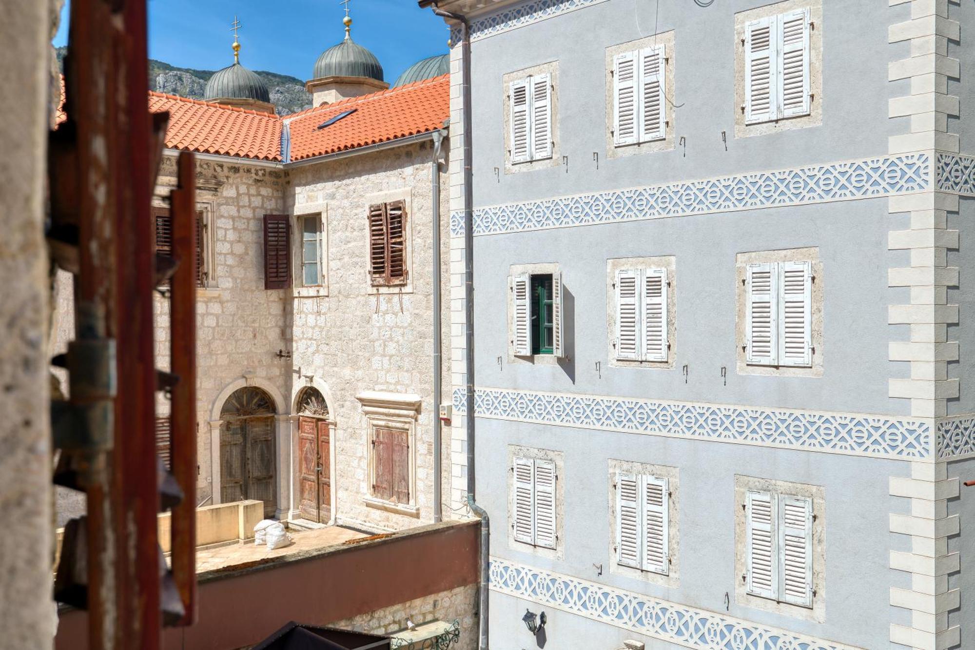 Hotel Rendez Vous Kotor Bagian luar foto