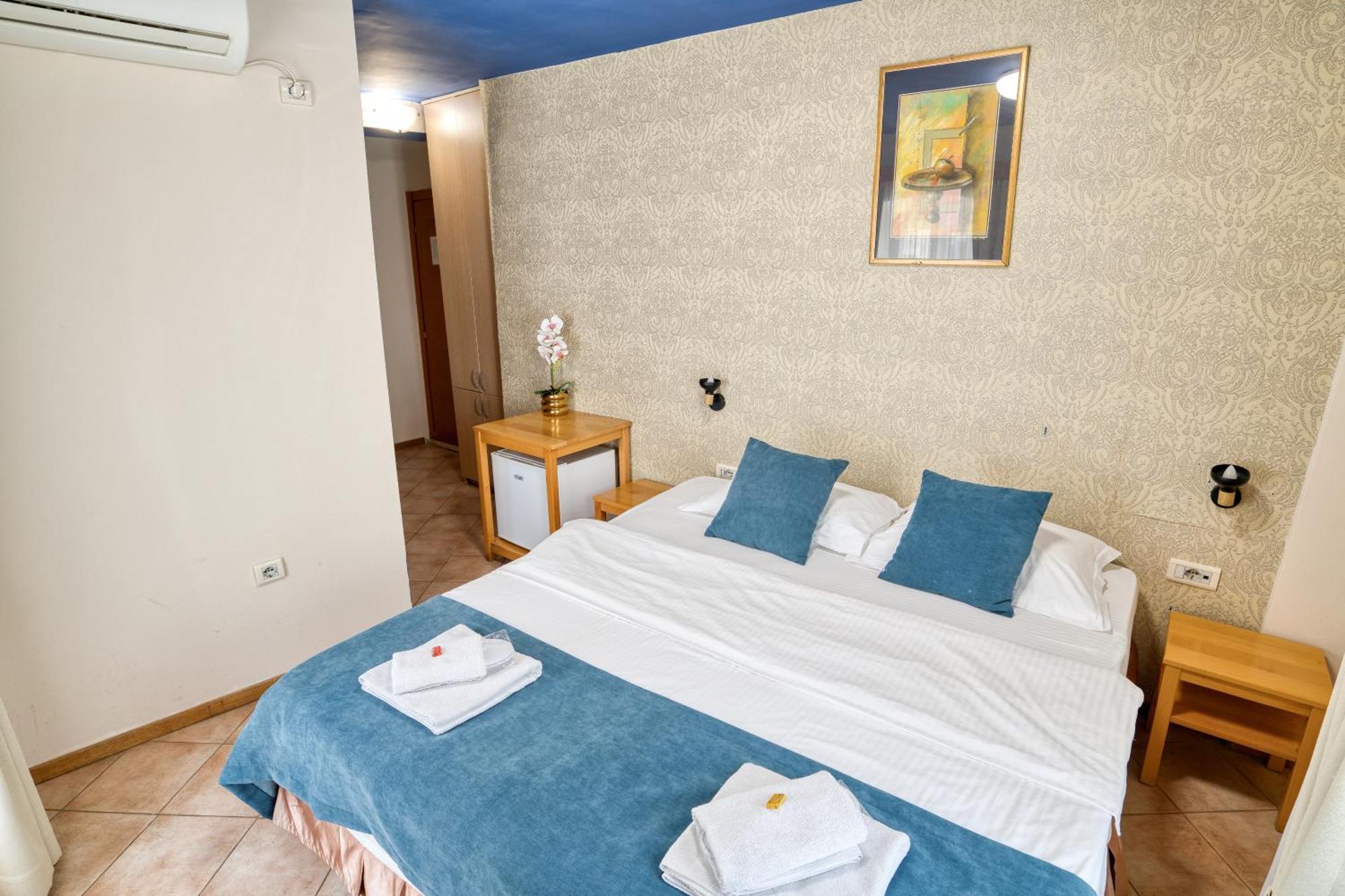 Hotel Rendez Vous Kotor Bagian luar foto