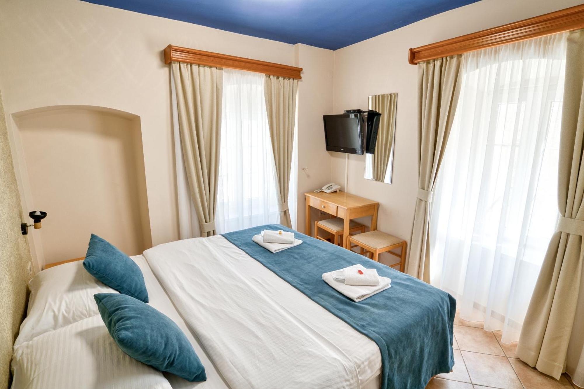 Hotel Rendez Vous Kotor Bagian luar foto