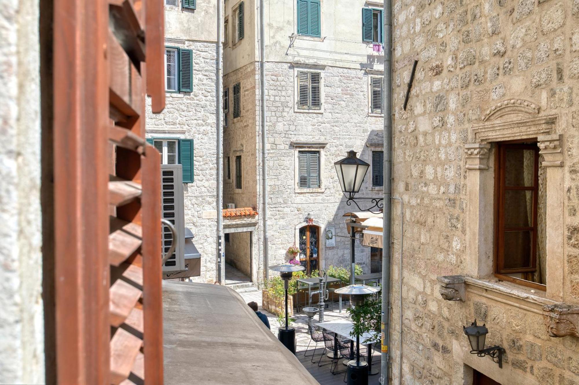 Hotel Rendez Vous Kotor Bagian luar foto