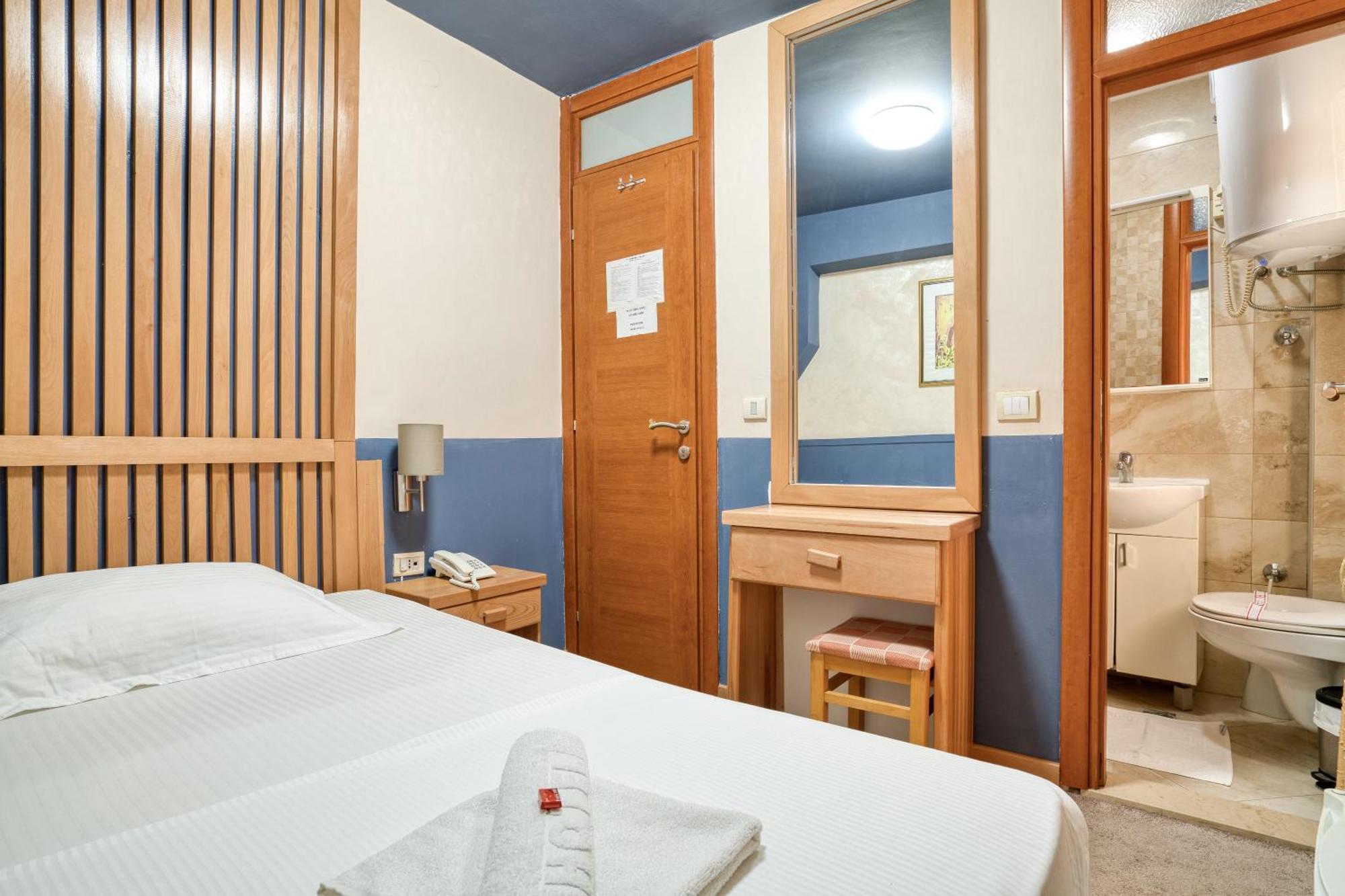 Hotel Rendez Vous Kotor Bagian luar foto