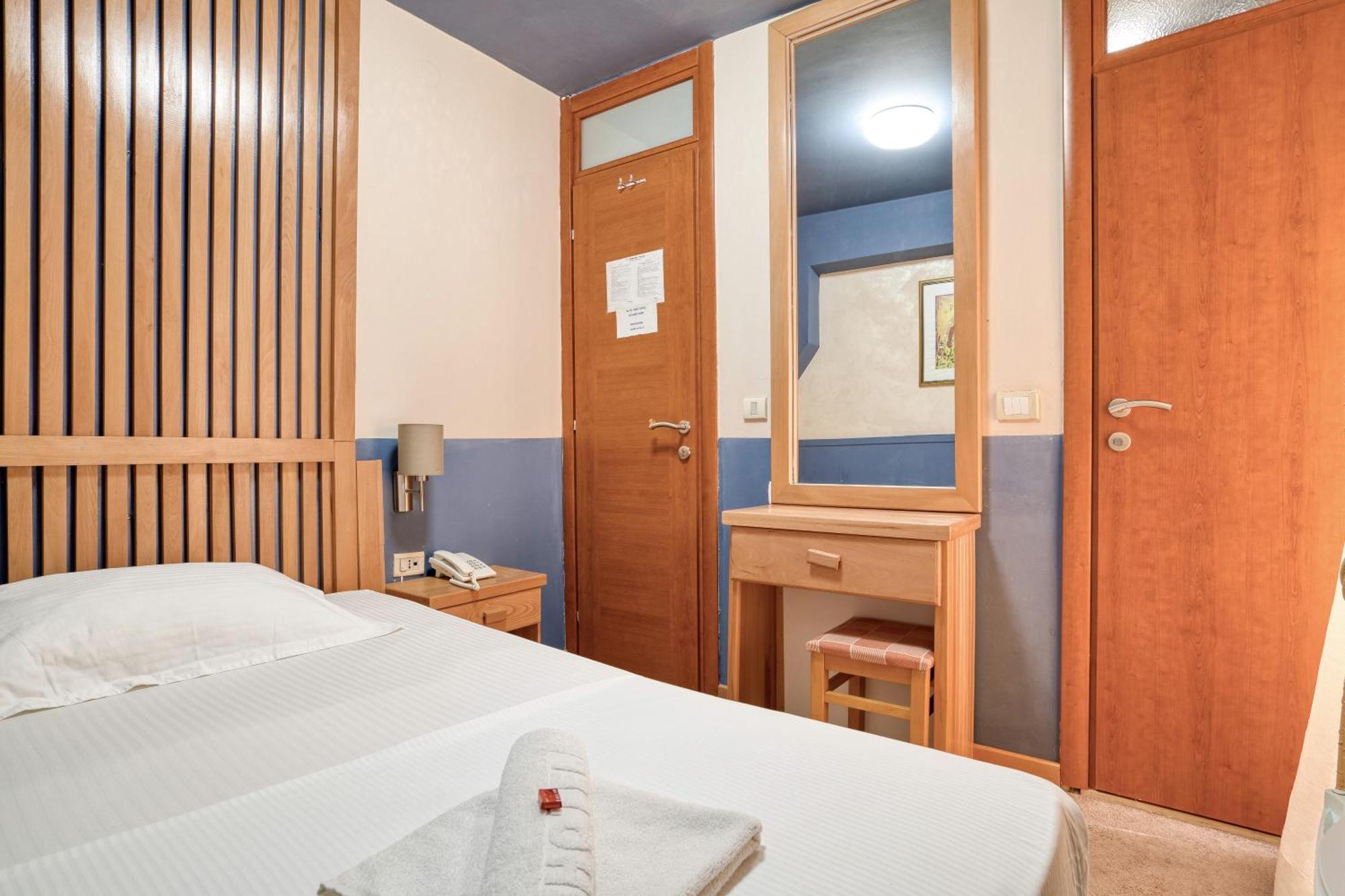 Hotel Rendez Vous Kotor Bagian luar foto