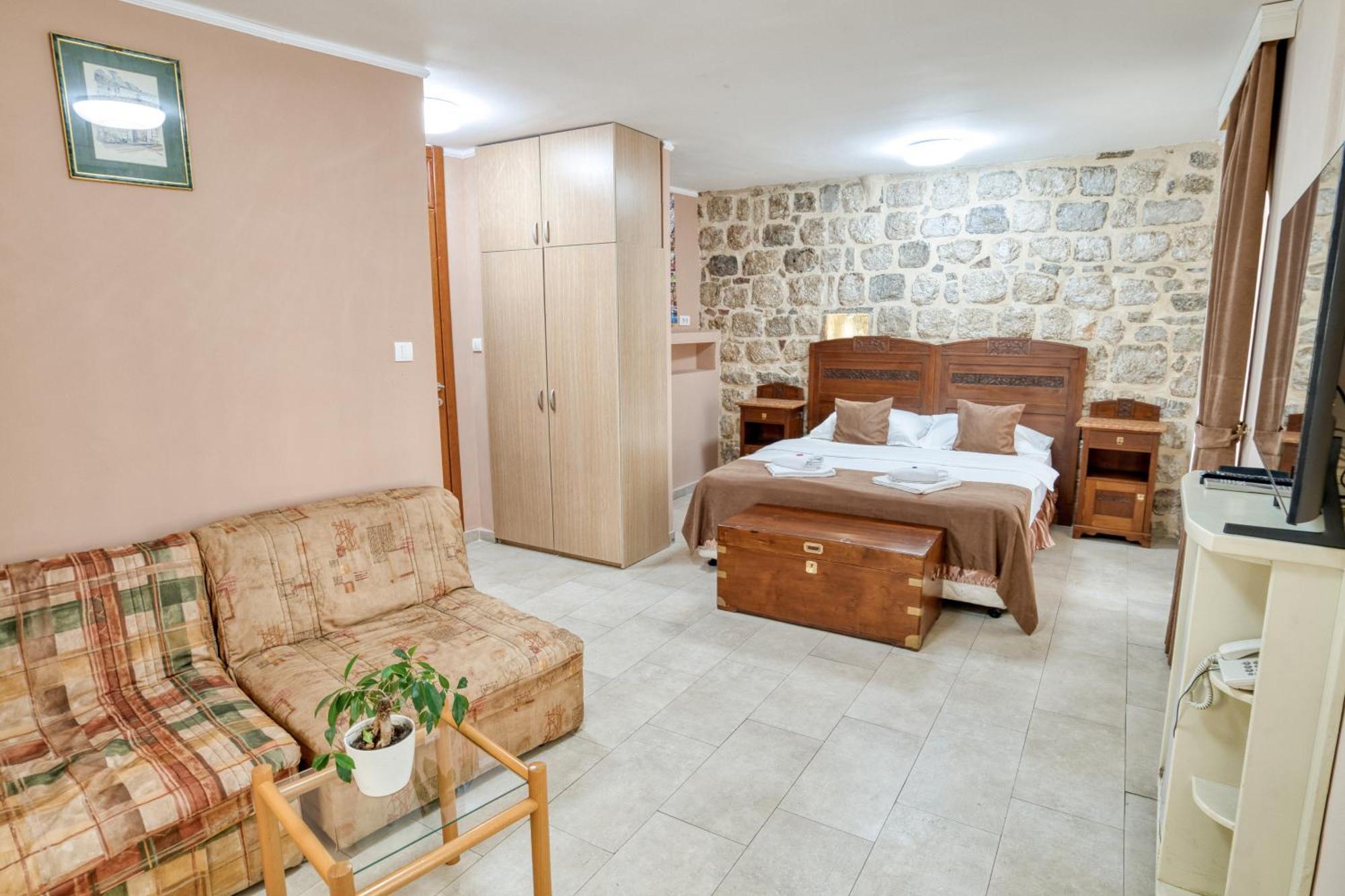 Hotel Rendez Vous Kotor Bagian luar foto